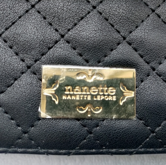 🆕Nanette Lepore | Quilted USB Cell Phone Charging Wristlet Wallet Black & Gold - Picture 7 of 16